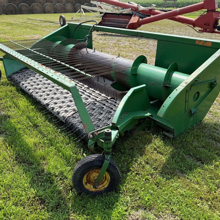 JOHN DEERE 212