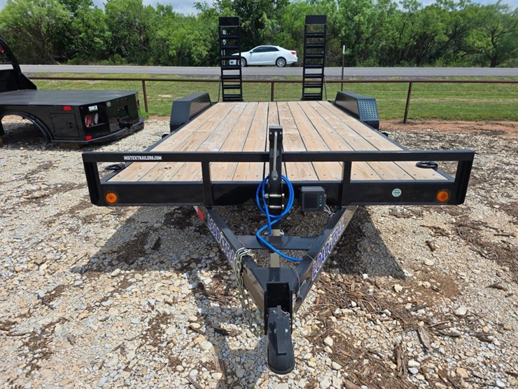 new-2022-load-trail-ch-83in-x-18ft-equipment-trailer-image-3