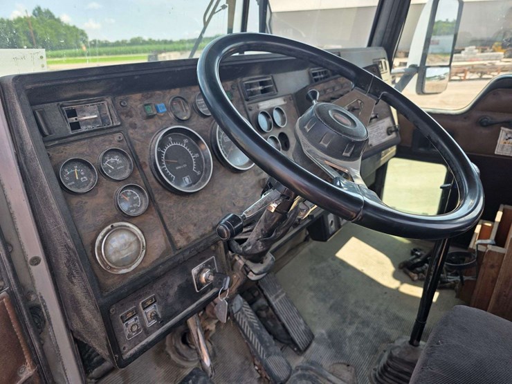 1998-cummins-m11-image-45