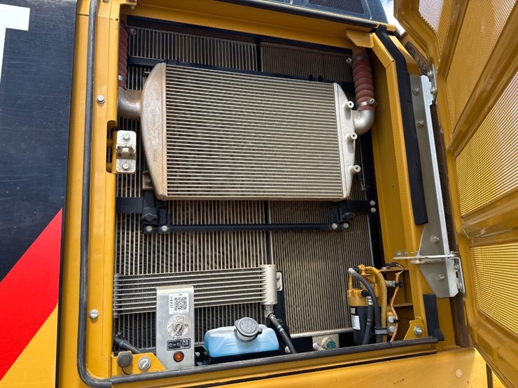 2019-caterpillar-326fl-image-19