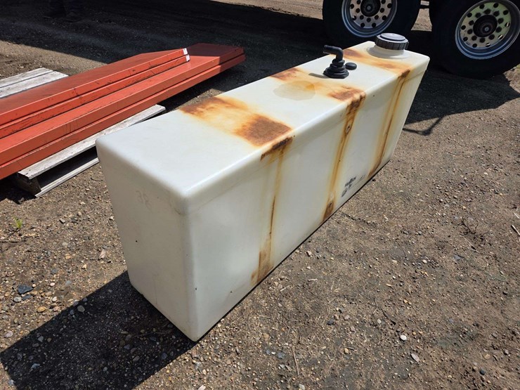 approx-70.5”-x-15”-x-25.5”-poly-tank-image-6