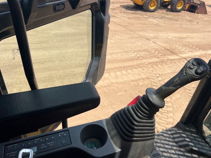 2019-komatsu-pc290-lc-11-image-42