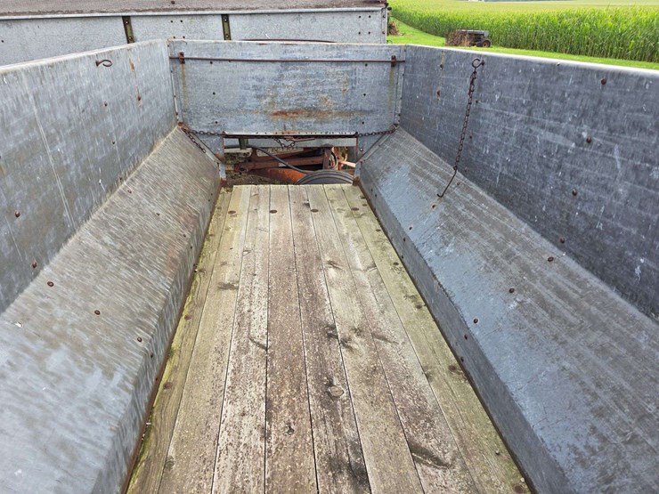 galvanized-flair-box-with-hoist-in-working-order,-on-running-gear,-wood-floor,-16”-tires-on-5-bolt-r-image-13
