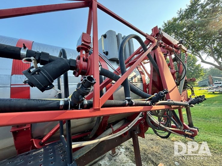 2014-case-ih-610-image-18
