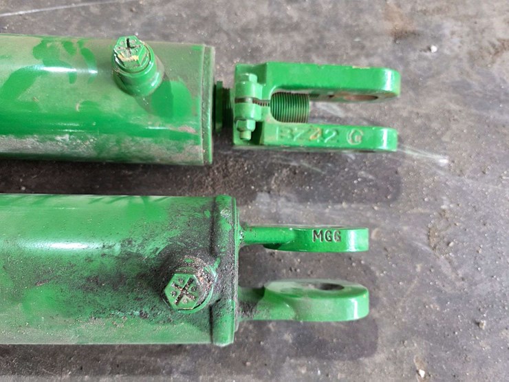 john-deere-12-image-3