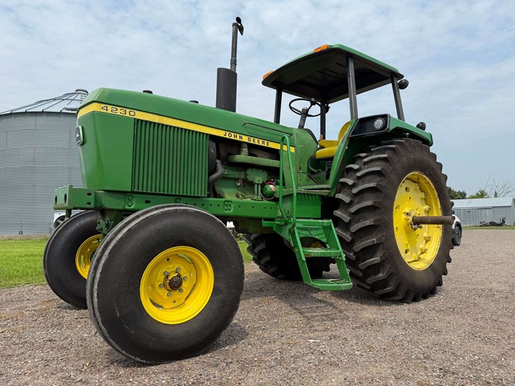 1977-john-deere-4230-image-1
