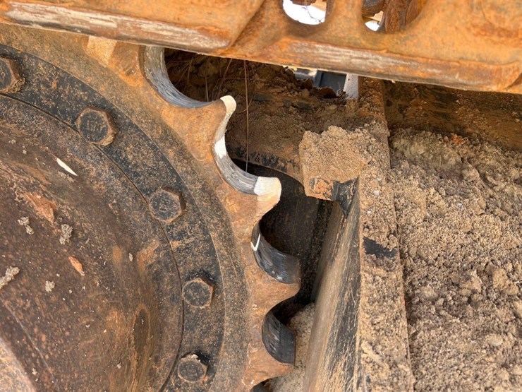 2022-caterpillar-335-image-15