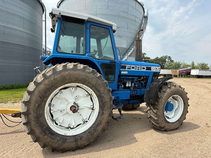 1990-ford-8630-image-8