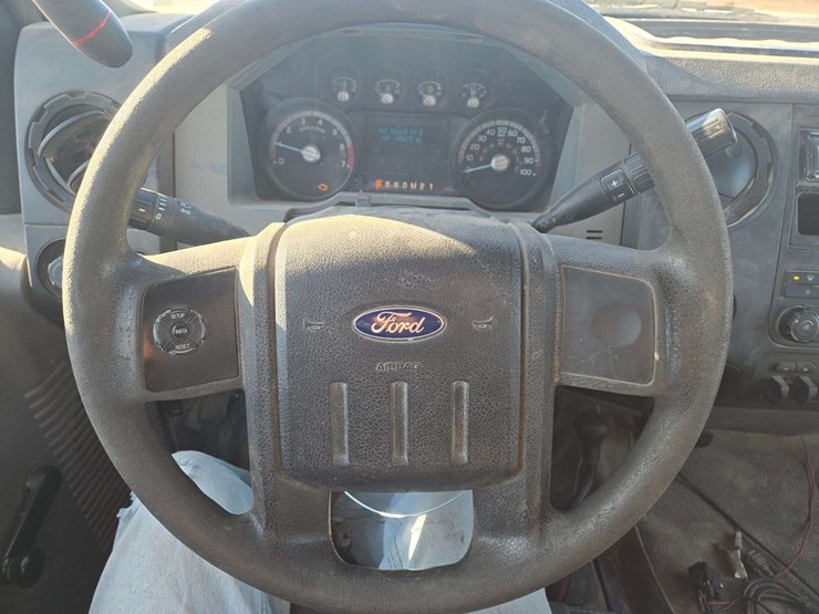 2011-ford-f350-image-16
