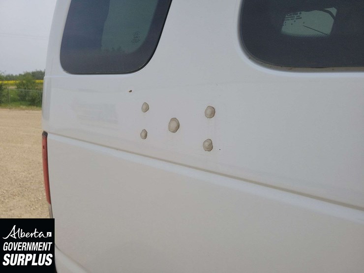 2013-ford-cargo-image-38