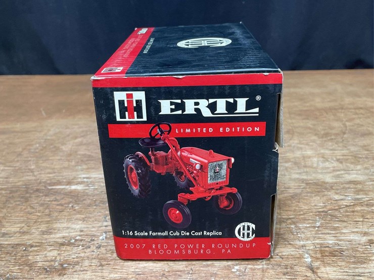 1/16-farmall-cub-2007-red-power-roundup-nib-ertl-image-14