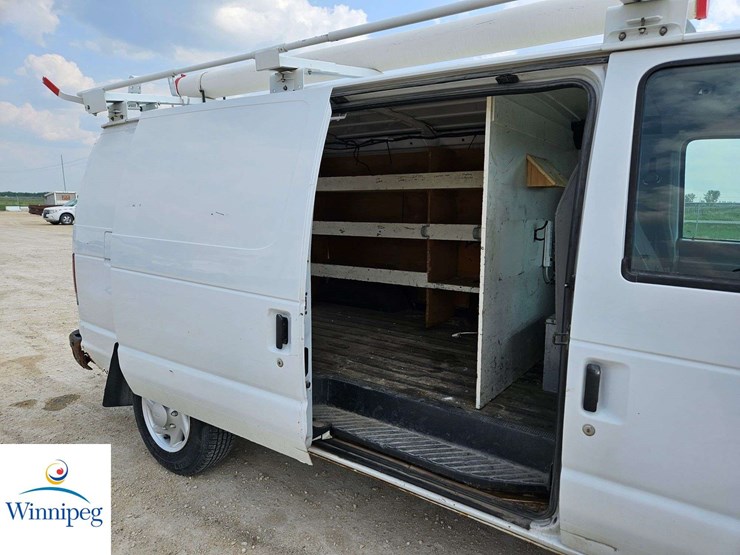 2008-ford-cargo-image-18