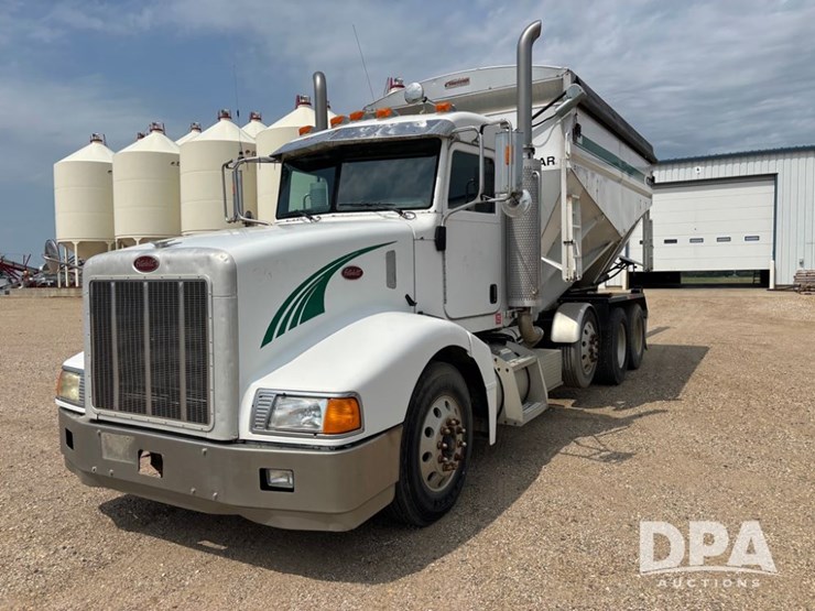 2005-peterbilt-385-image-19