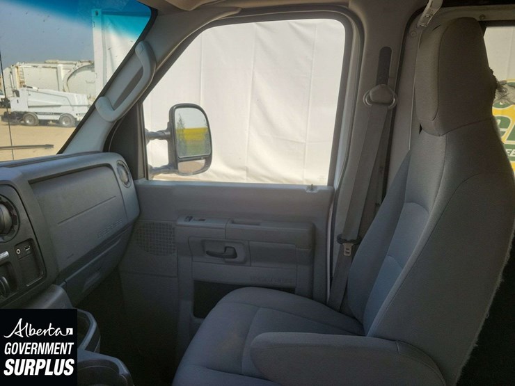 2014-ford-cargo-image-20