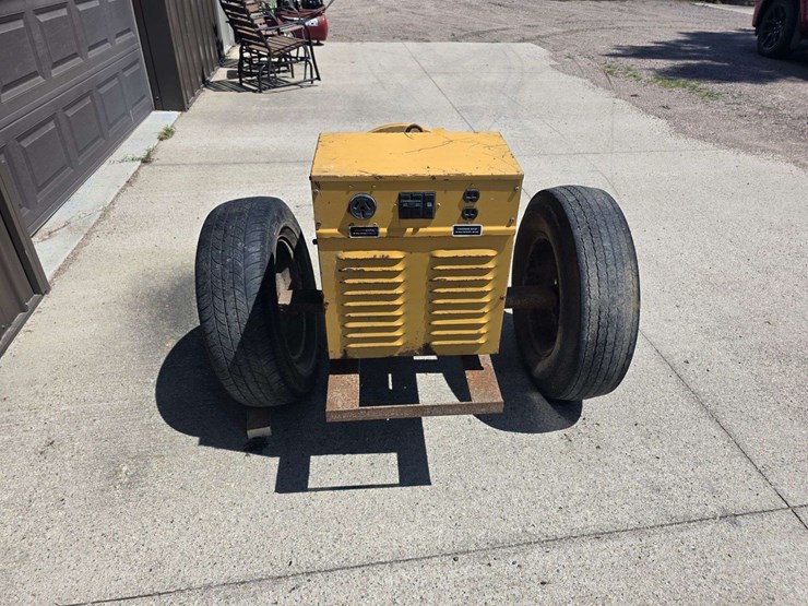 katolight-pto-generator-model:-35lr1,-540-pto,-35-kw,-120/240v,-1800-rpm,-on-cart-with-15”-tires-on-image-5