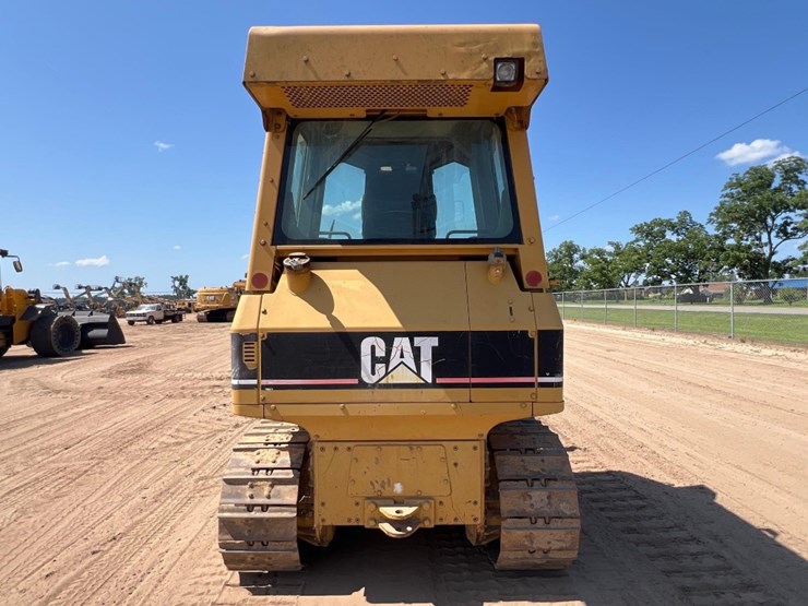 2004-caterpillar-d3g-xl-image-3