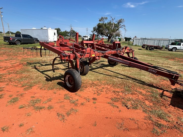 hesston-2340-image-3