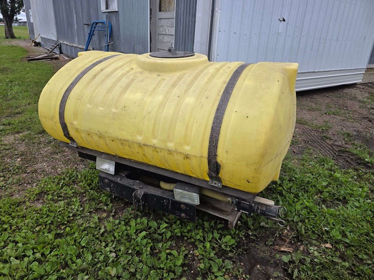300-gallon-poly-tank-with-front-mount-saddle-with-brackets,-came-off-ih-7130-tractor-image-3