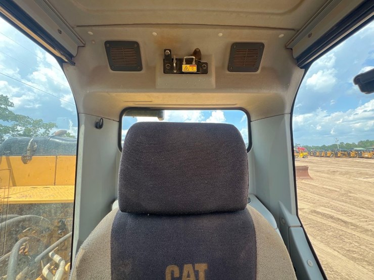 caterpillar-320fl-image-43