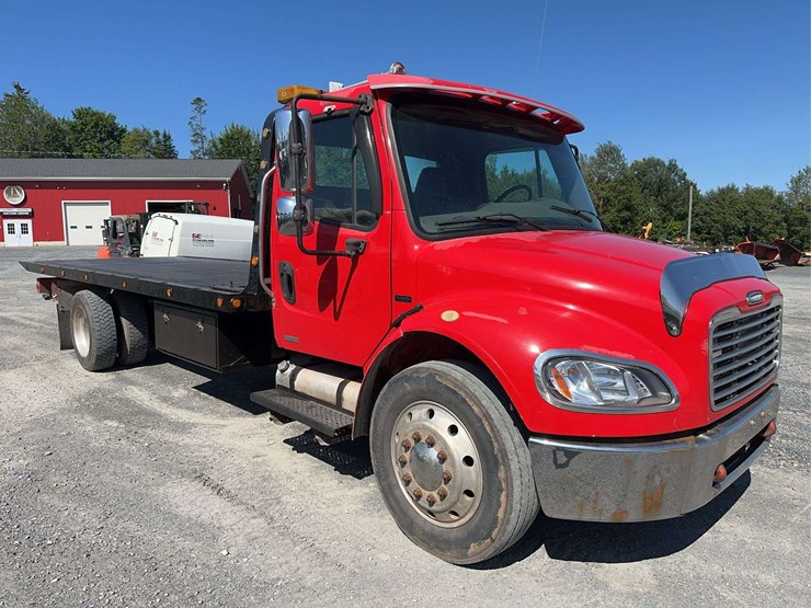 2005-freightliner-m2-106-s/a-wrecker-(21’-deck)-image-2