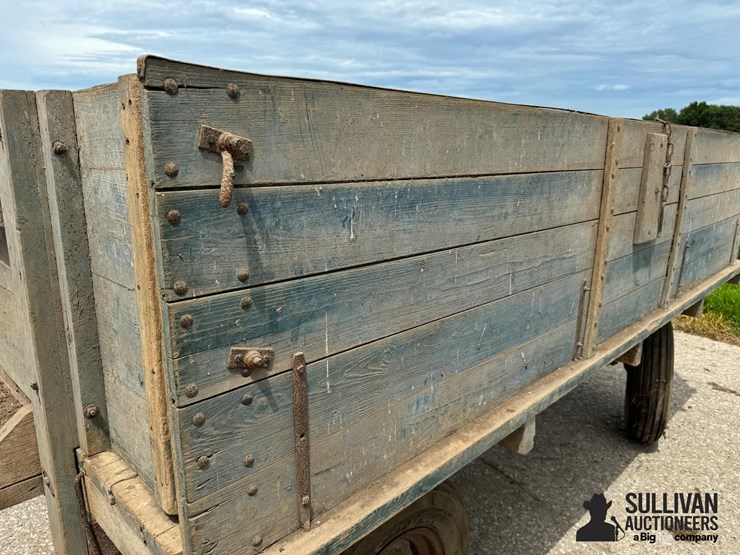monarch-wooden-barge-wagon-on-case-running-gear-image-14