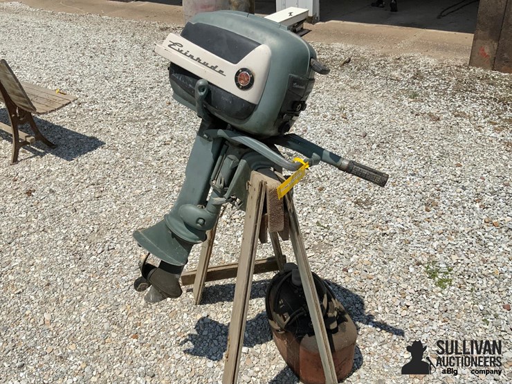1957-evinrude-fisherman-5.5-outboard-motor-image-5