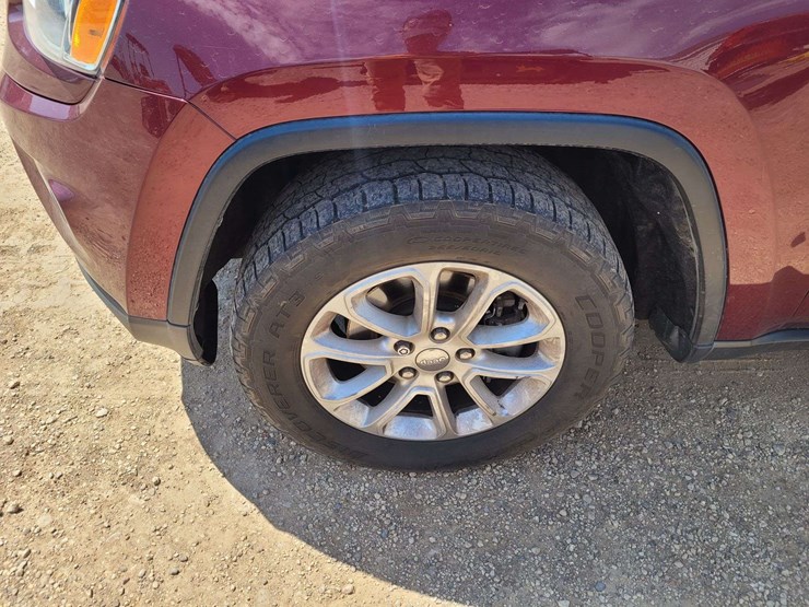 2016-jeep-grand-cherokee-laredo-image-17