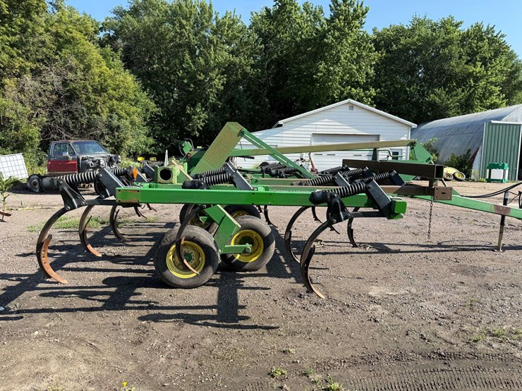 john-deere-680-image-6