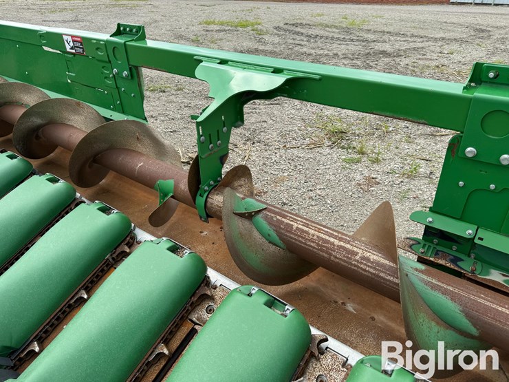 2021-john-deere-c18r-image-13