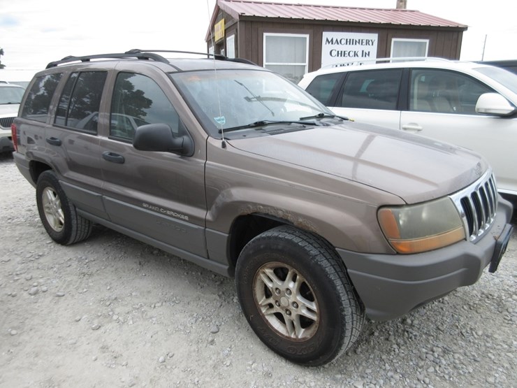 2002-jeep-grand-cherokee-laredo-image-3