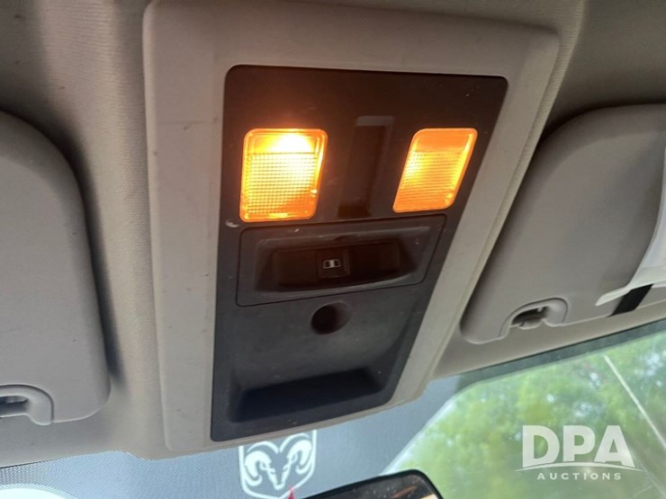 2012-dodge-ram-1500-image-64