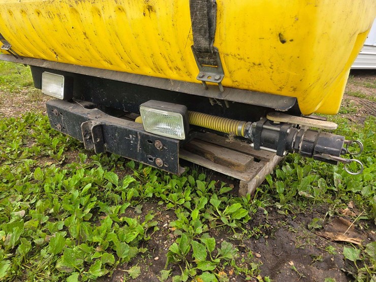 300-gallon-poly-tank-with-front-mount-saddle-with-brackets,-came-off-ih-7130-tractor-image-4
