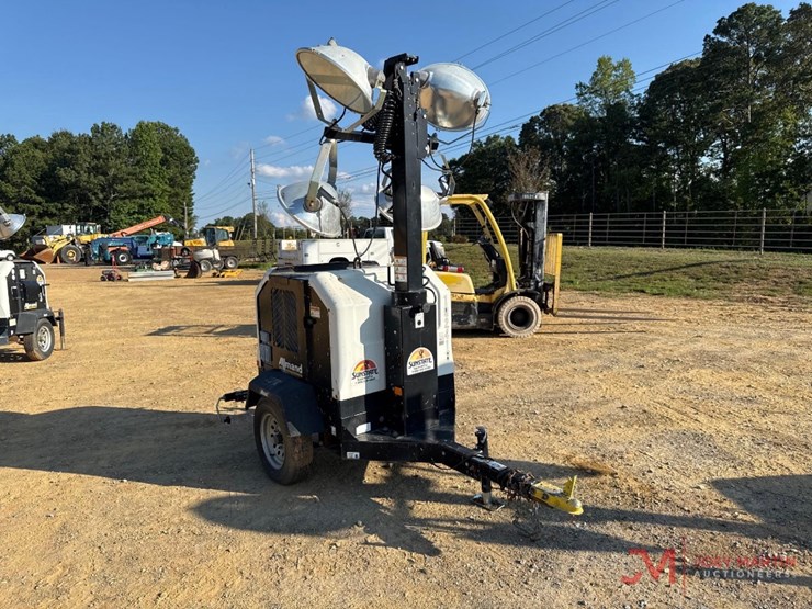 2020allmand-nite-lite-v-series-towable-light-tower-image-1