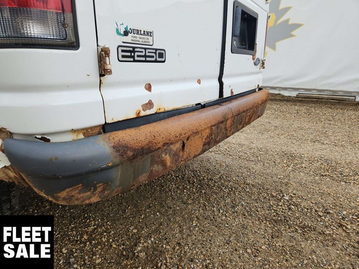 2005-ford-cargo-image-35