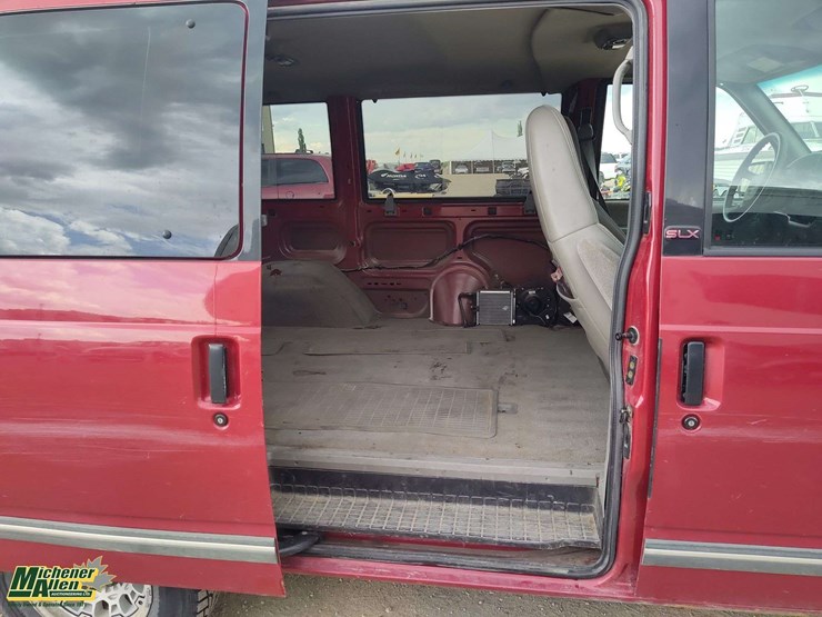 1998-gmc-safari-image-15