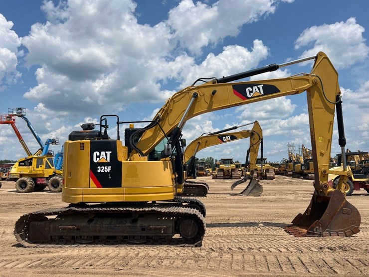 caterpillar-325fl-image-5