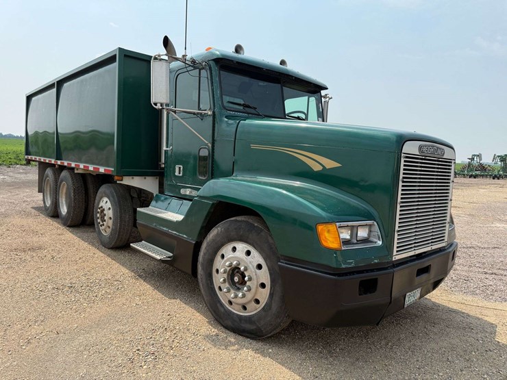 1993-freightliner-fld120-image-8