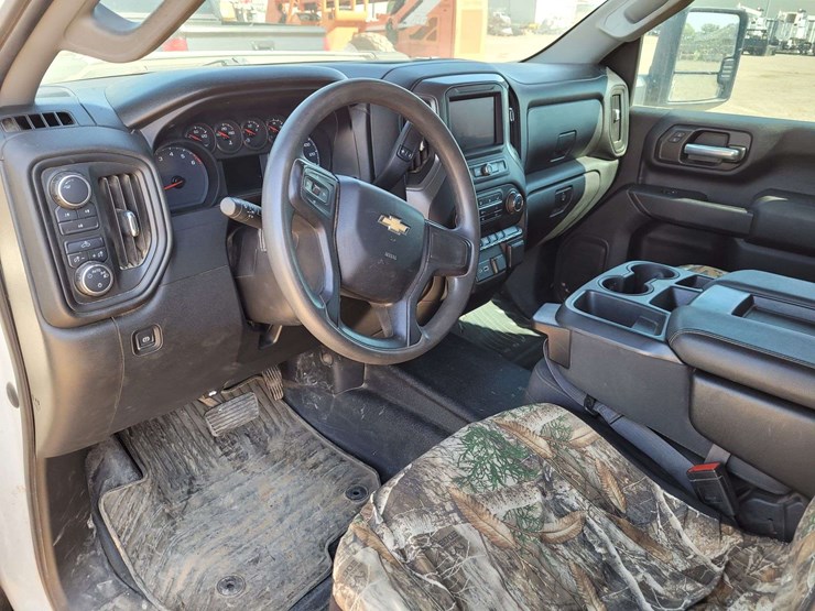 2021-chevrolet-silverado-2500-image-9