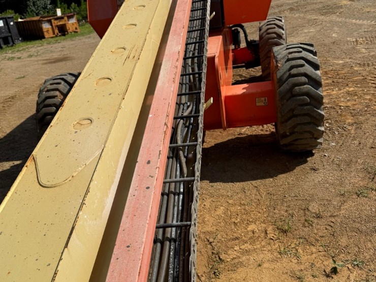 2015-jlg-600s-image-20
