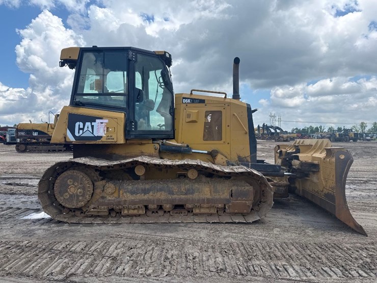 2016-caterpillar-d6k2-lgp-image-5