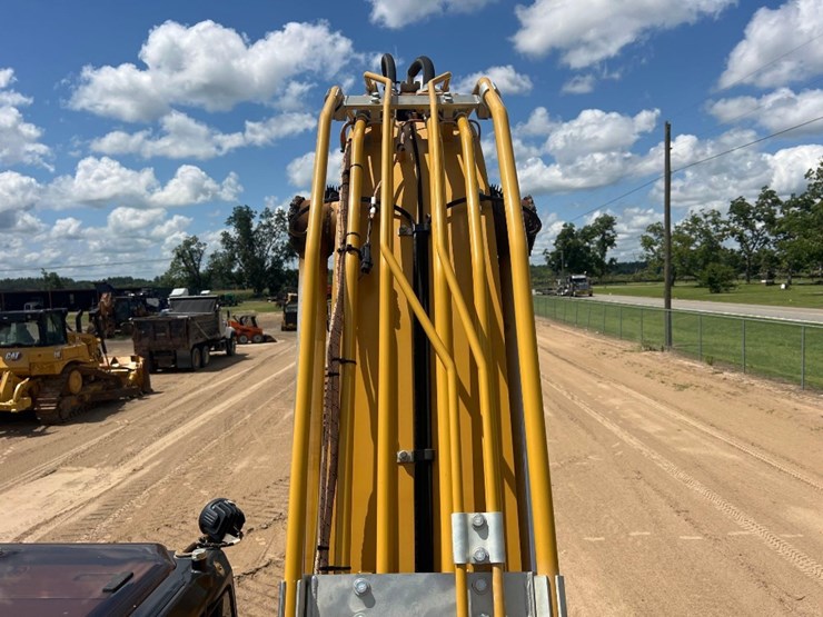 2021-caterpillar-317-image-18