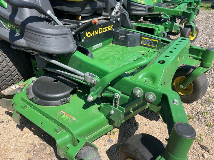 2022-john-deere-la-image-10
