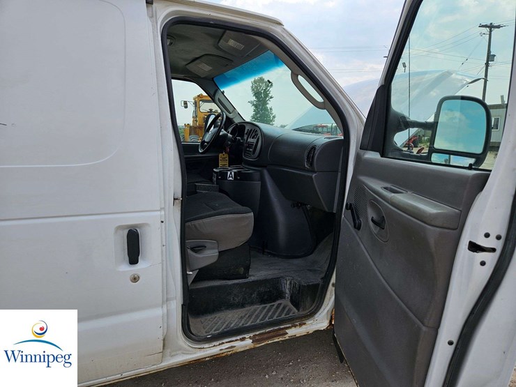2008-ford-cargo-image-17