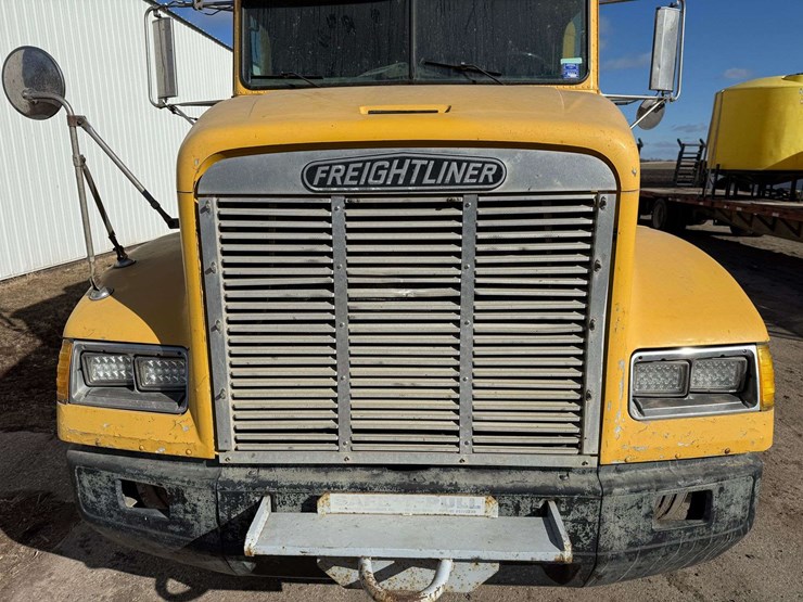 1993-freightliner-fld112-image-14