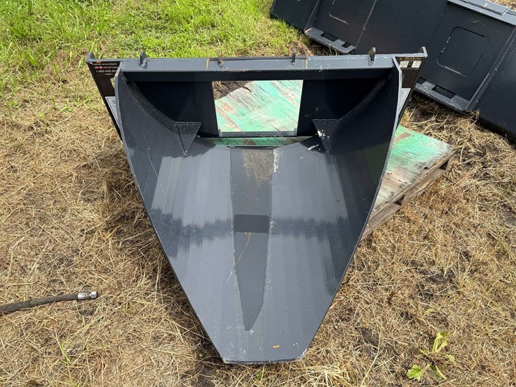 wolverine-tree-scoop-skid-loader-mount-image-3