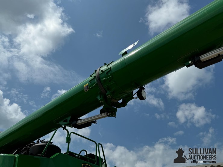 2023-john-deere-x9-1000-image-14