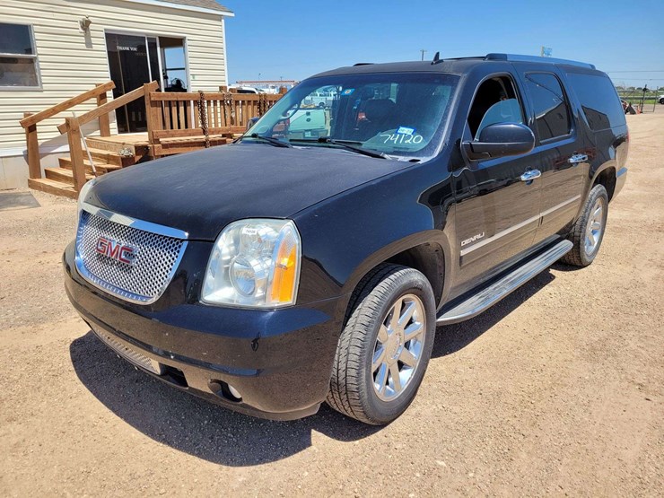 2013-gmc-yukon-xl-image-1