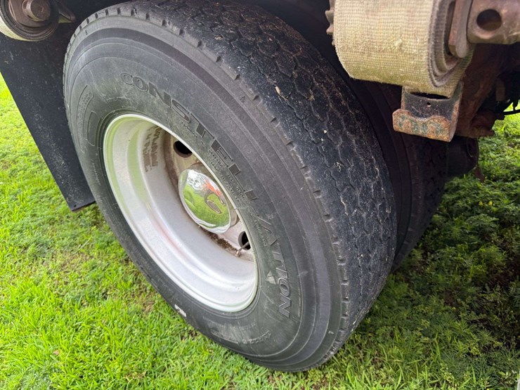 kenworth-t300-image-18