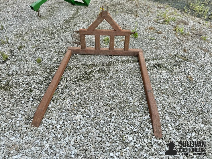 shop--built-3-pt-bale-carrier-image-2
