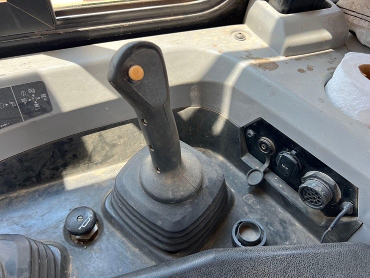 2019-caterpillar-d6t-lgp-image-34